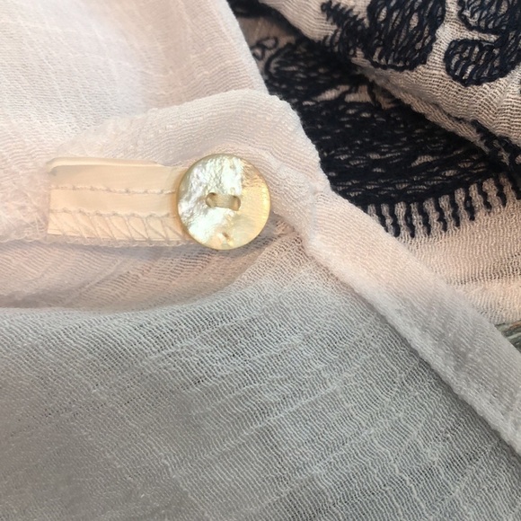 Figueroa & Flower White/Navy Blue Stitching Tunic Small - Picture 9 of 13